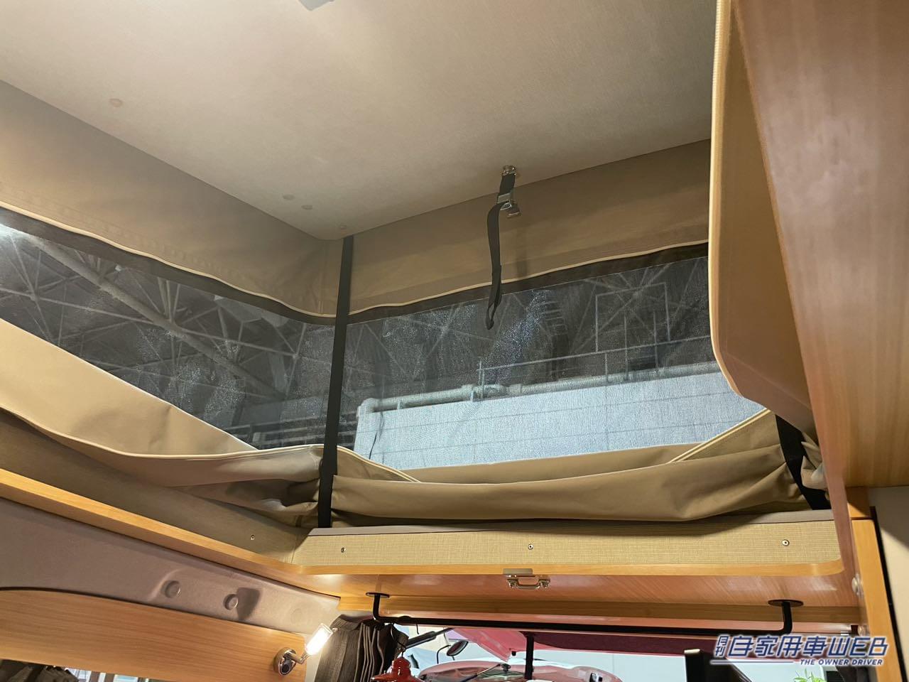 |車内はハイセンスなソファールーム! ダイハツ アトレーがベースの軽キャンパー