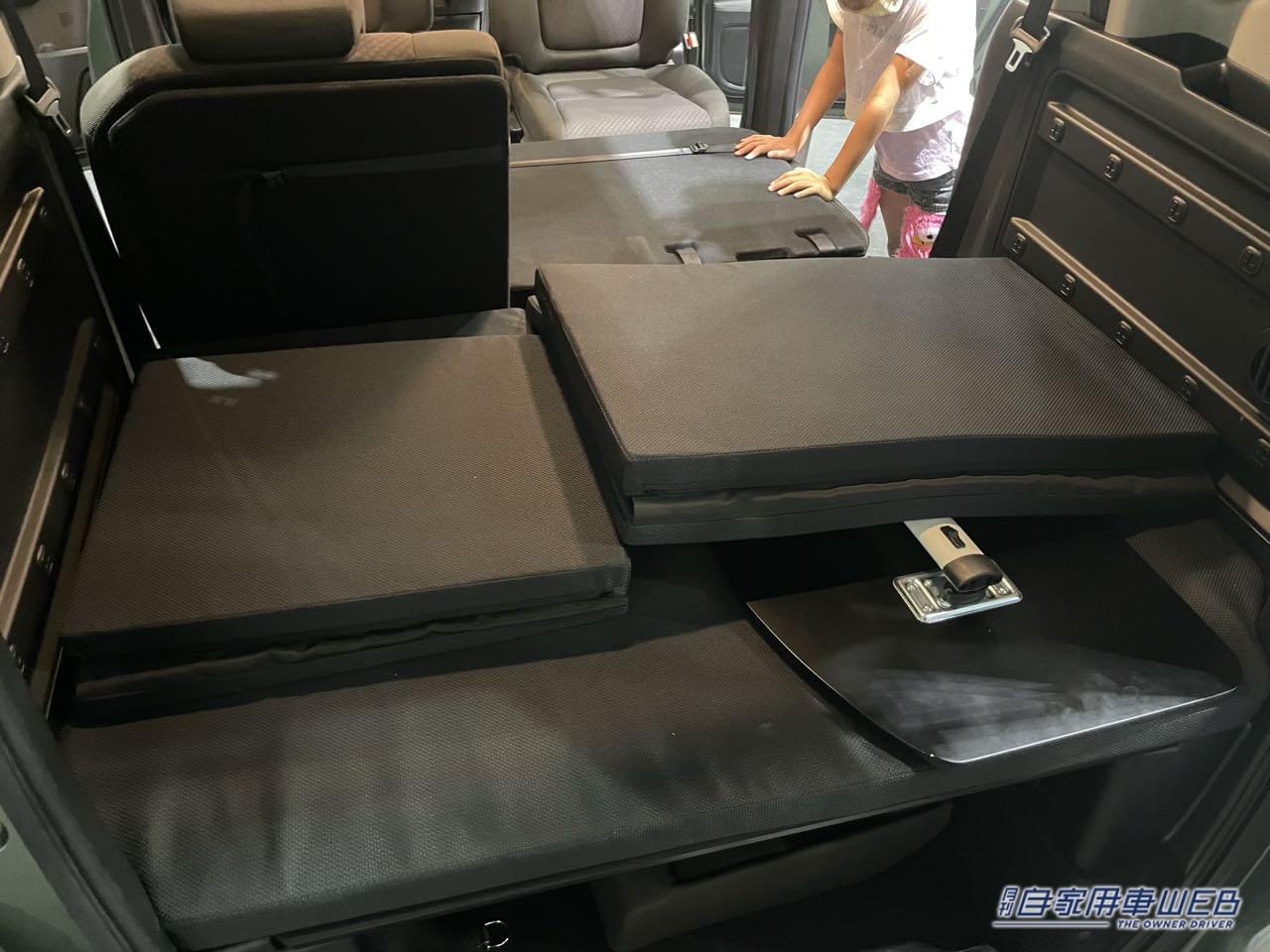 |街乗りにもベスト「ホンダ・フリード+」にベッドもダイニングも!?  もはやクルマが“家になる”という驚きのキャンピングカー。