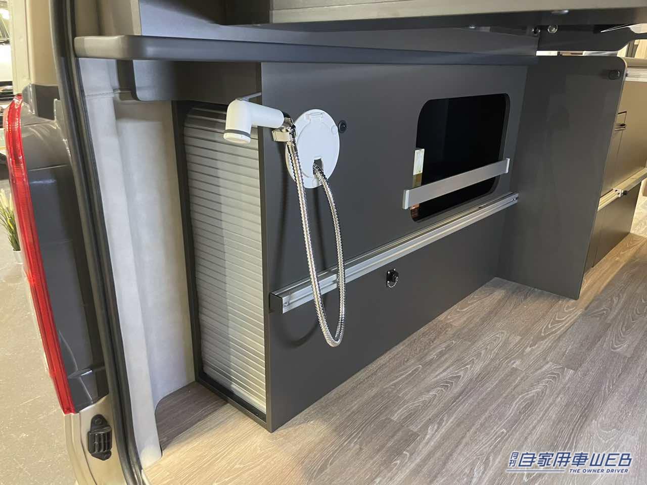 |スライド式の2段ベッドが超便利! トヨタ ハイエースがベースのキャンパー