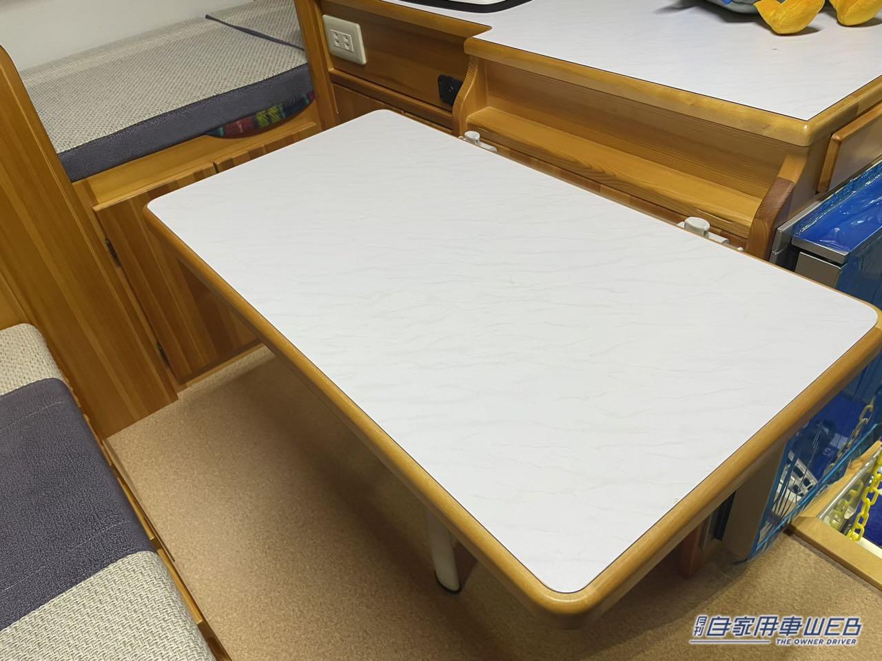 |レイアウト変更なしでベッドも使える! トヨタ タウンエースがベースのキャンパー