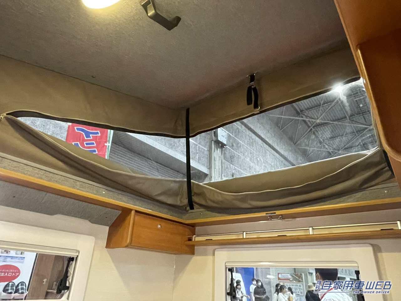 |「これもう家でしょ…」いいえ、軽トラックです。嘘でしょ、と思うくらいの車内。4人寝られる本格はキャンパー。