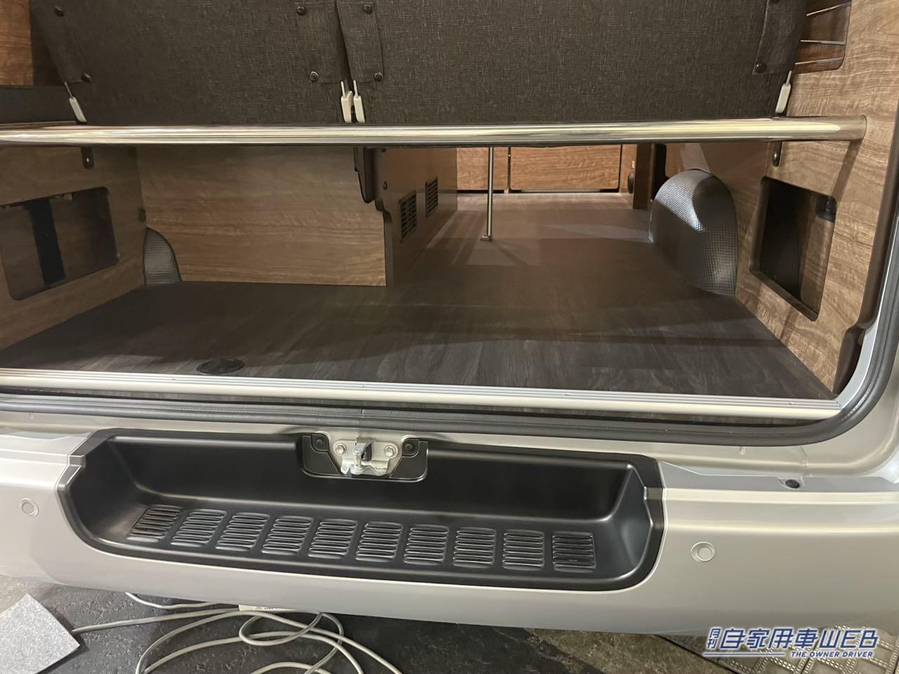 |フルフラットだけじゃない! ワンタッチで快適ソファーになっちゃうトヨタ ハイエースがベースのキャンパー