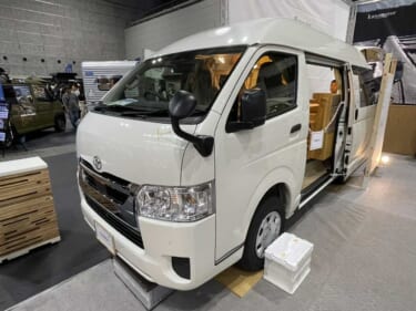 クラス最大級のボックスシートでリラックスできる! トヨタ ハイエースがベースのキャンパー