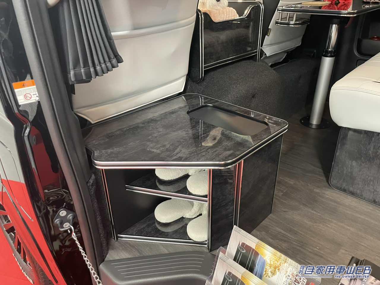 |車内は高級感あふれるVIPルームのよう! トヨタ ハイエースがベースのキャンパー