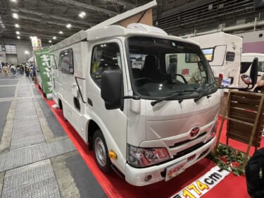 キャンピングカー専用設計だから快適さは段違い！　トヨタ カムロードがベースのキャンパー