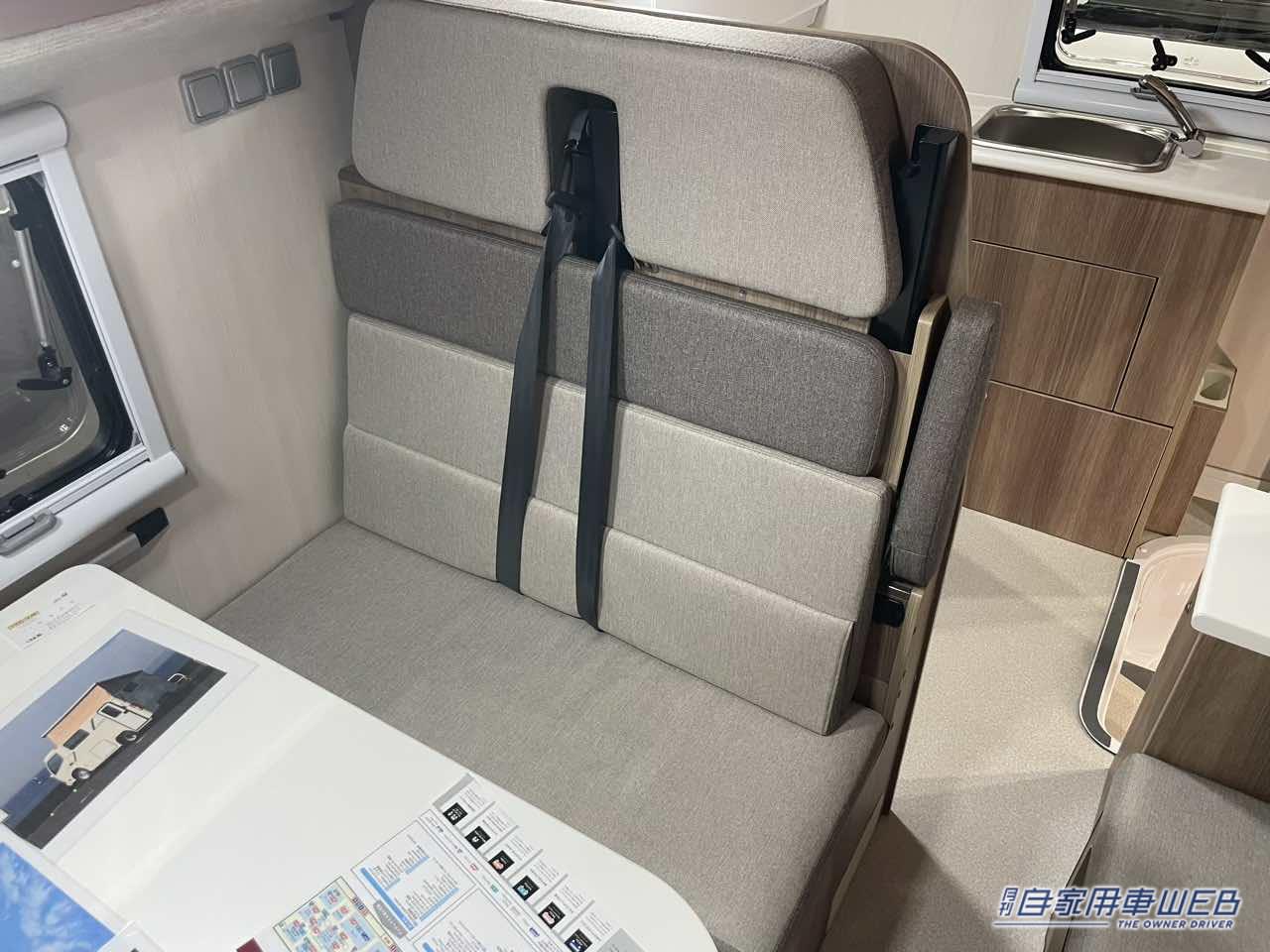 |キャンピングカー専用設計だから快適さは段違い! トヨタ カムロードがベースのキャンパー