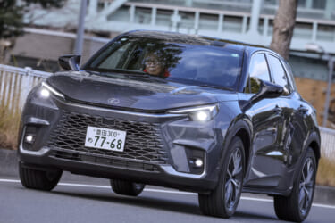 クラスレスの良質な走りが楽しめる、新世代の「小さな高級車」 レクサス・LBX 公道試乗インプレッション