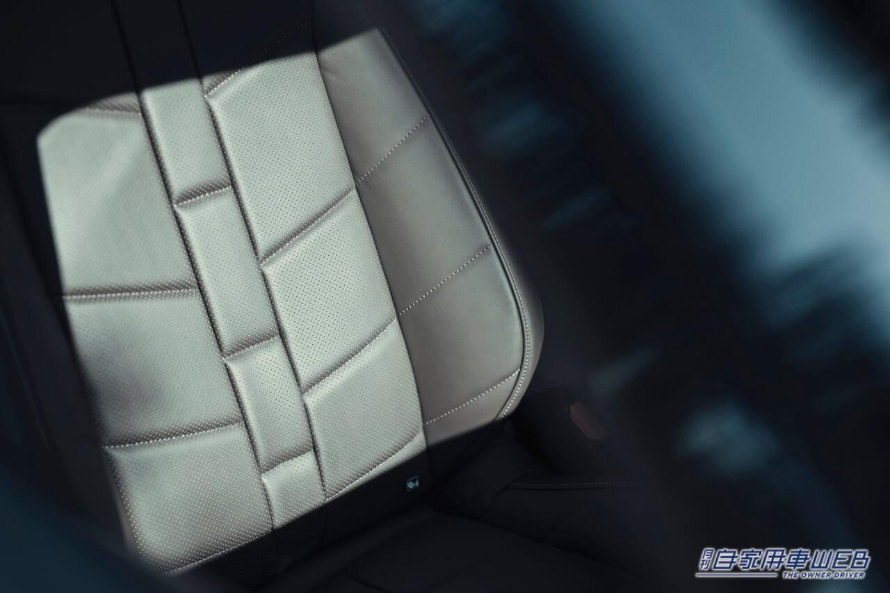 |DS4のフラッグシップを担う、特別仕様車「DS 4 OPERA BlueHDi」を発売