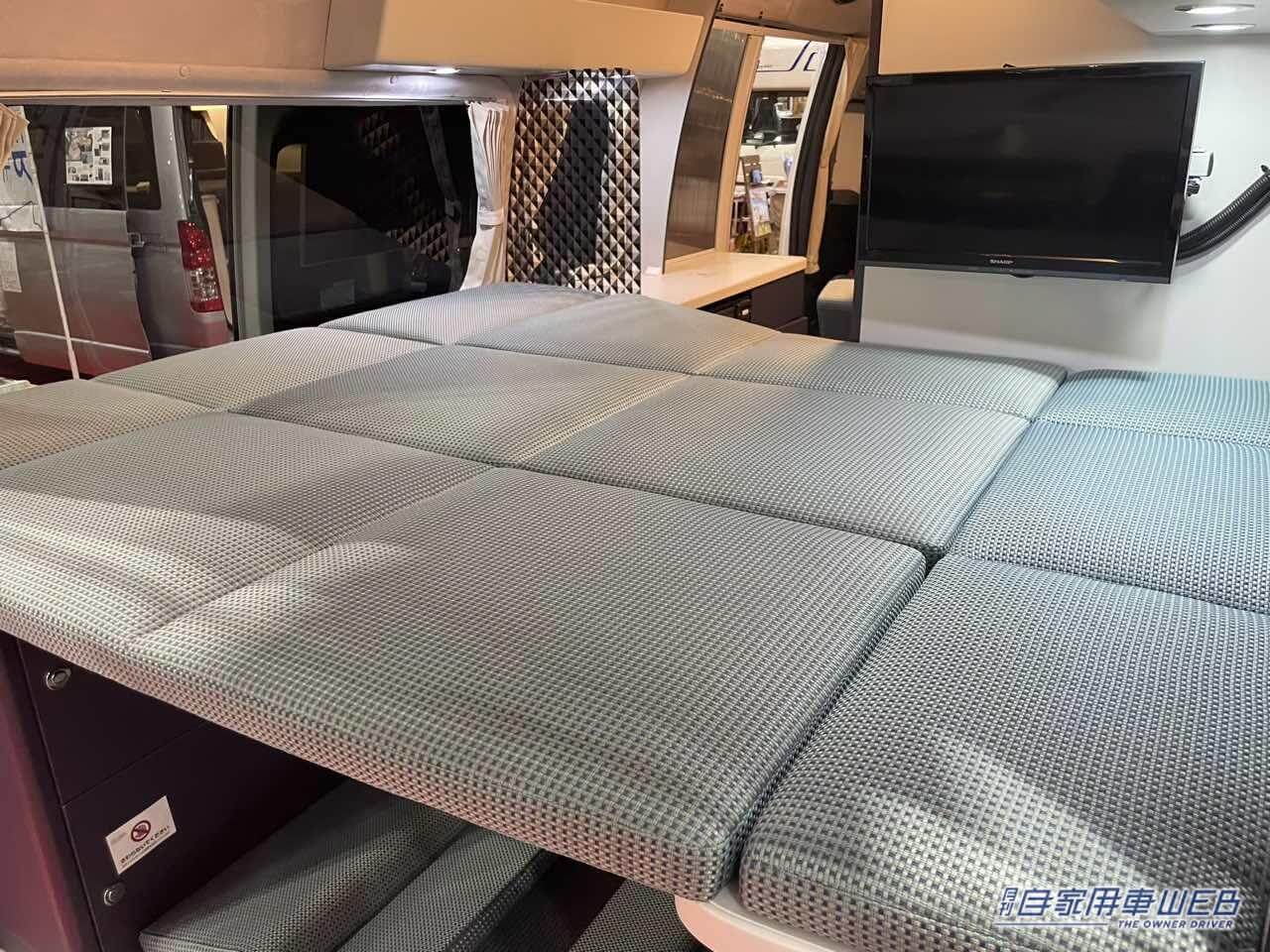 |驚愕!ただの「ハイエース」じゃない。もはや移動式の部屋。クルマの中とは思えない”リビングの完成度”は大人の余暇にふさわしい。