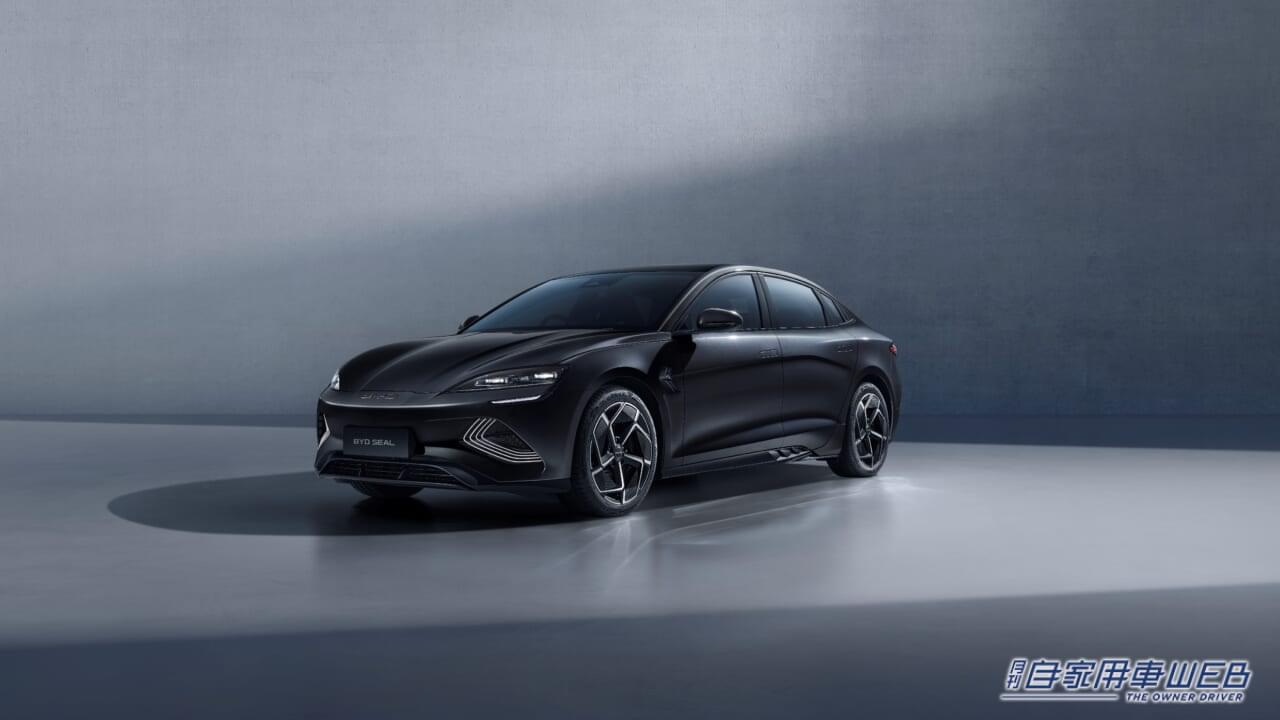 スタッフユニフォームまでも黒!BYD、「第27回 大阪オートメッセ2024」に出展