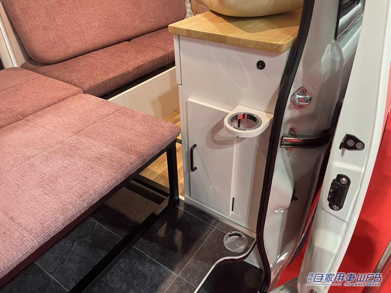 |暖色系のシートとシンプルな装備がちょうどいい! ダイハツ グランマックスがベースのキャンパー