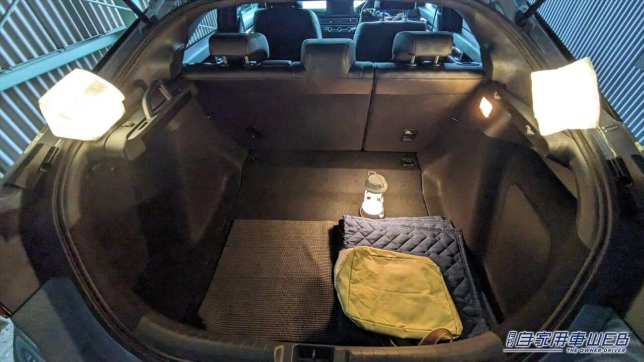 |女性オーナーがホンダ「シビック」で車中泊にトライ! 実際に一晩寝てみてわかったメリット&デメリット