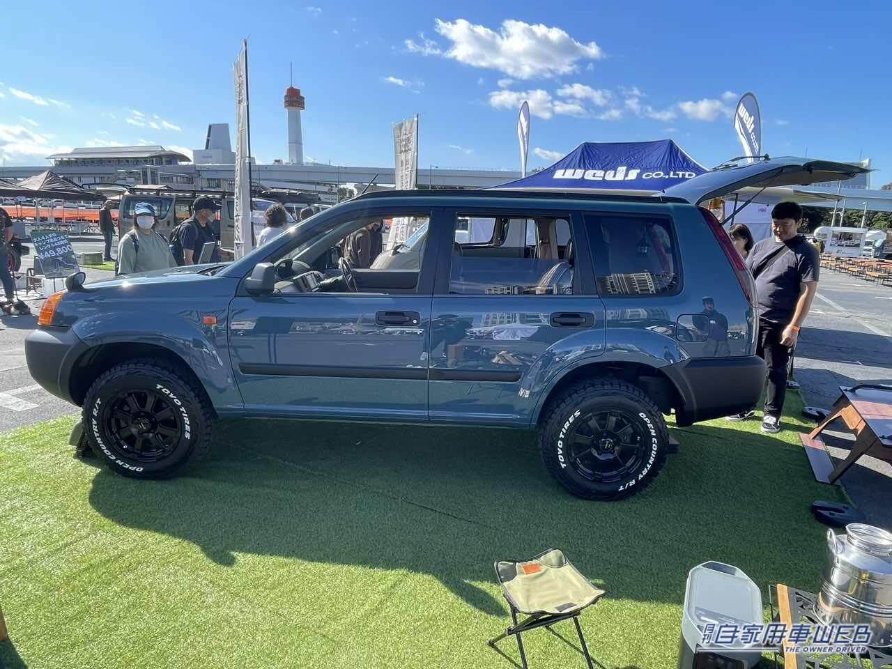 |レトロ見た目とクラシカルな車内の雰囲気が良い感じ! 日産エクストレイルがベースのキャンパー