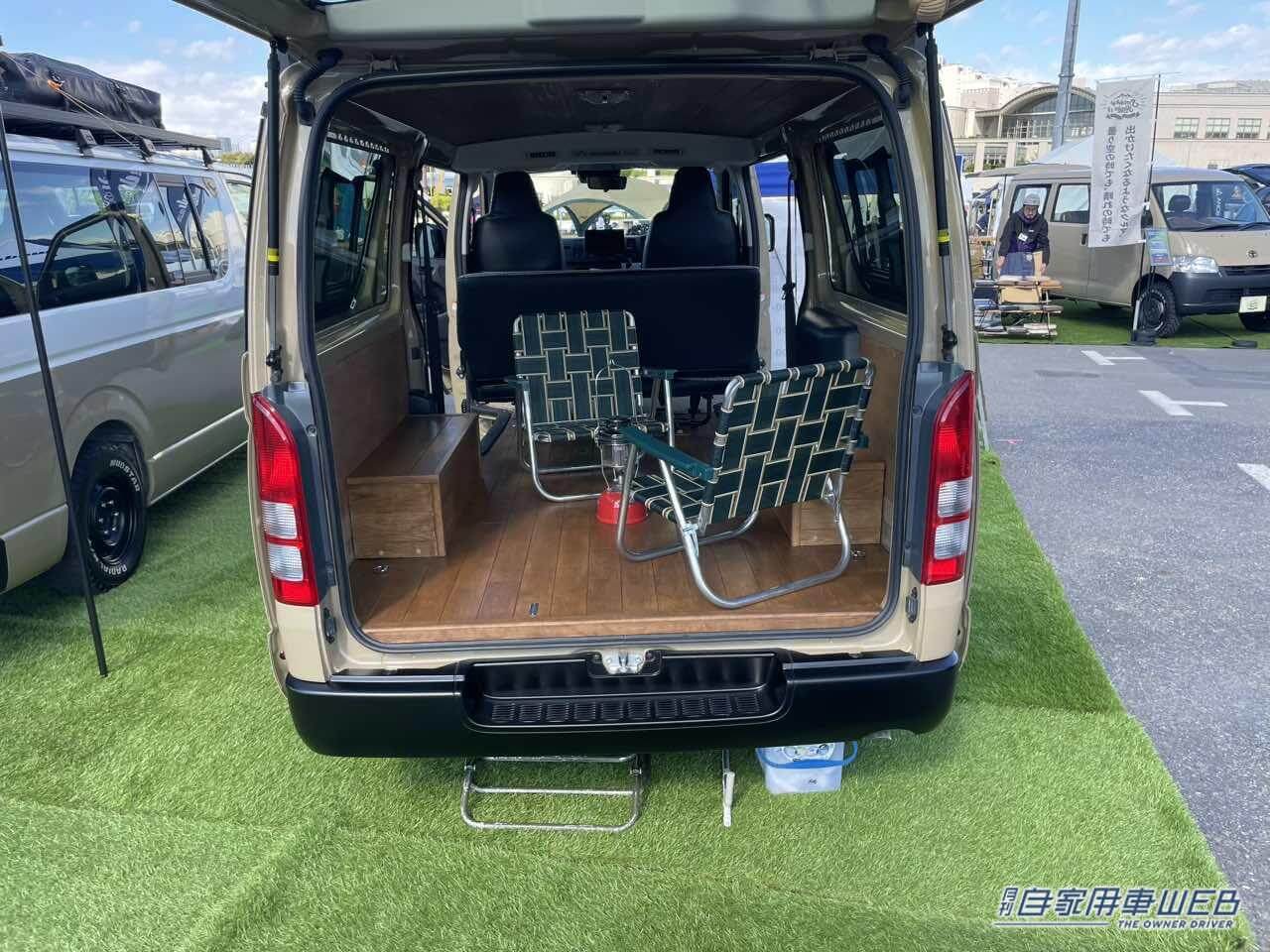 |フローリングの荷室がいいね! レトロな丸目も個性的なトヨタ ハイエースがベースのキャンパー