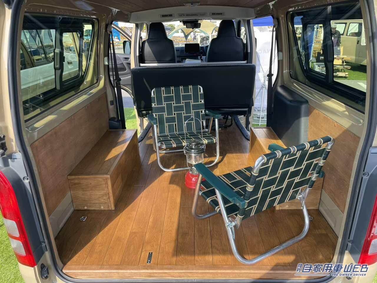 |フローリングの荷室がいいね! レトロな丸目も個性的なトヨタ ハイエースがベースのキャンパー