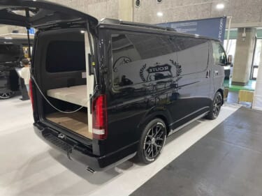 高級感がありつつも派手すぎない！　落ち着く空間が魅力のトヨタ ハイエースがベースのキャンパー