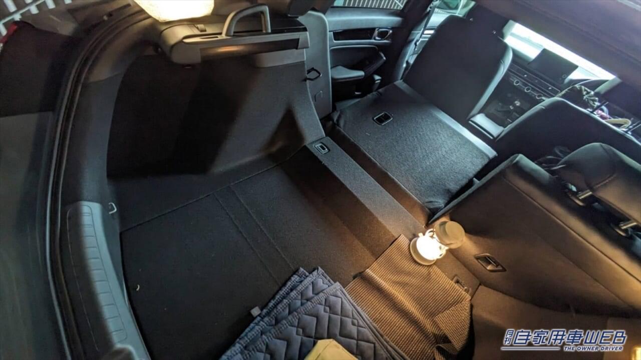 |女性オーナーがホンダ「シビック」で車中泊にトライ! 実際に一晩寝てみてわかったメリット&デメリット