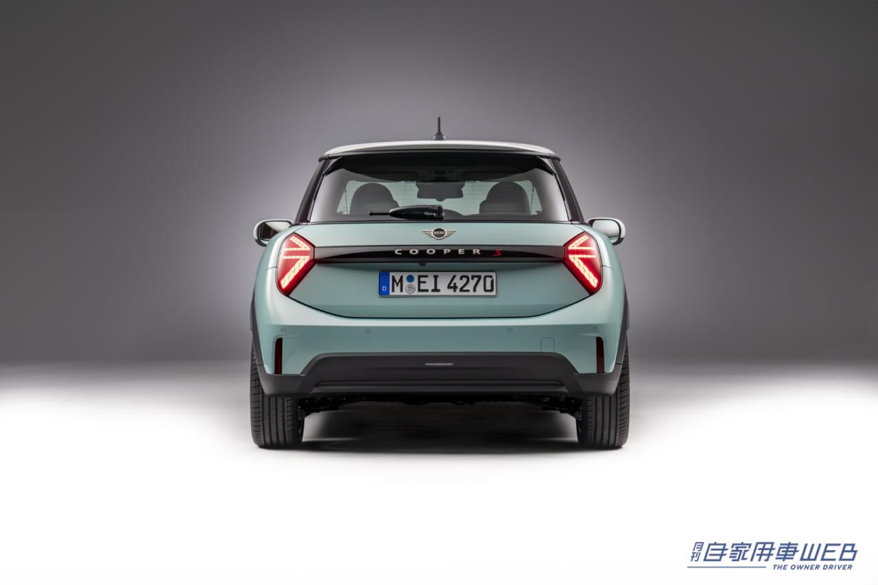 |MINI、ガソリンエンジンの3気筒「新型MINIクーパーC」と4気筒の「新型MINIクーパーS」を発表