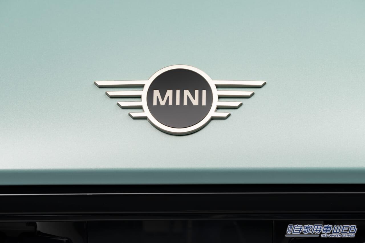 |MINI、ガソリンエンジンの3気筒「新型MINIクーパーC」と4気筒の「新型MINIクーパーS」を発表