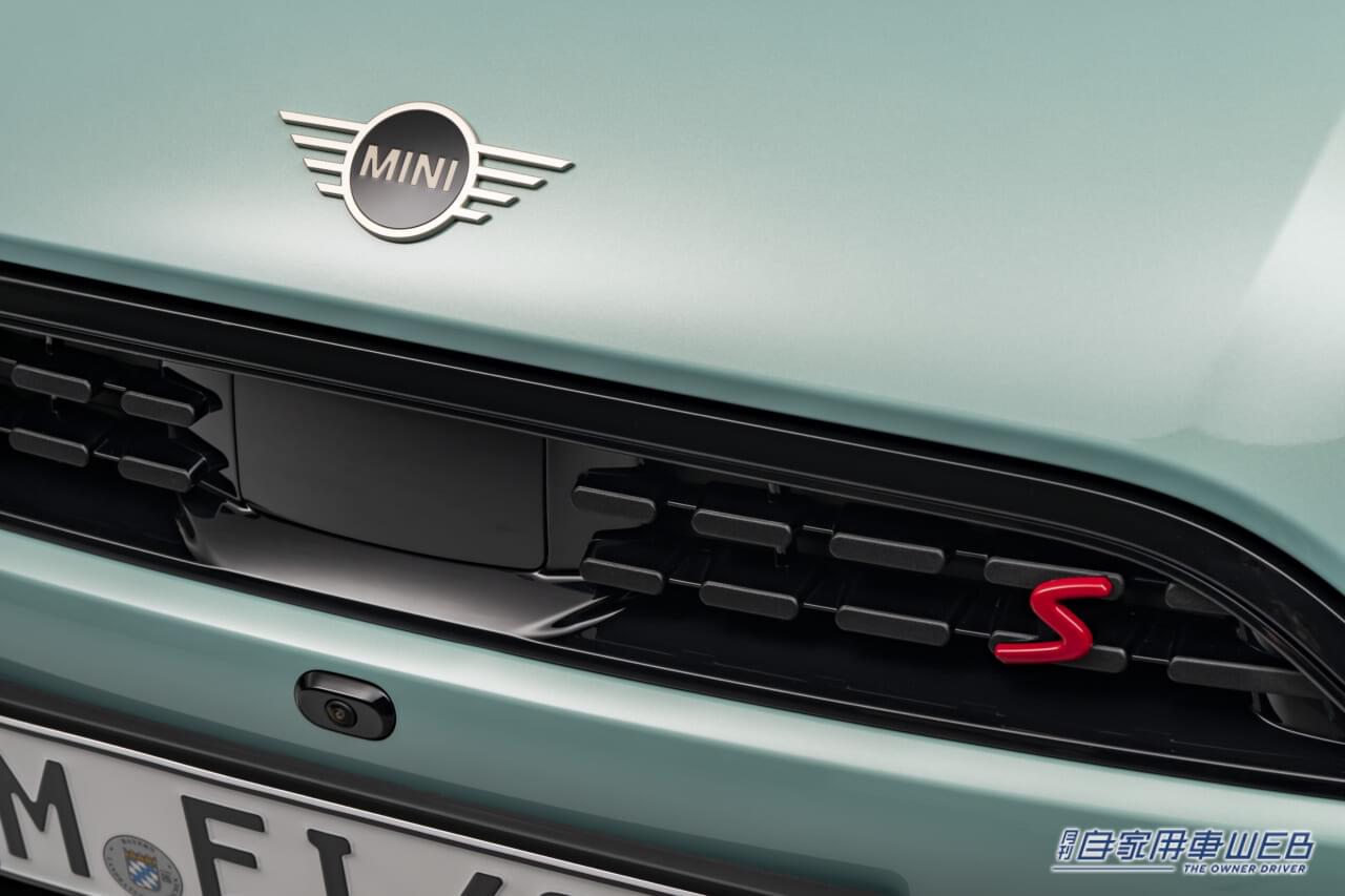 |MINI、ガソリンエンジンの3気筒「新型MINIクーパーC」と4気筒の「新型MINIクーパーS」を発表