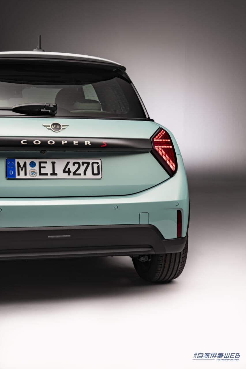 |MINI、ガソリンエンジンの3気筒「新型MINIクーパーC」と4気筒の「新型MINIクーパーS」を発表