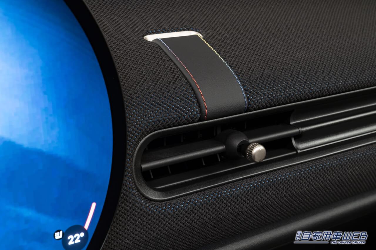 |MINI、ガソリンエンジンの3気筒「新型MINIクーパーC」と4気筒の「新型MINIクーパーS」を発表