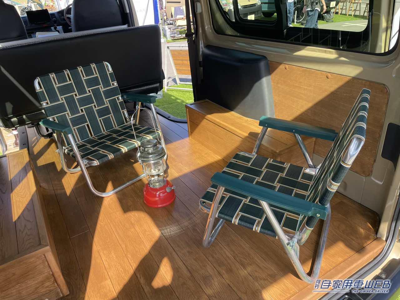 |フローリングの荷室がいいね! レトロな丸目も個性的なトヨタ ハイエースがベースのキャンパー