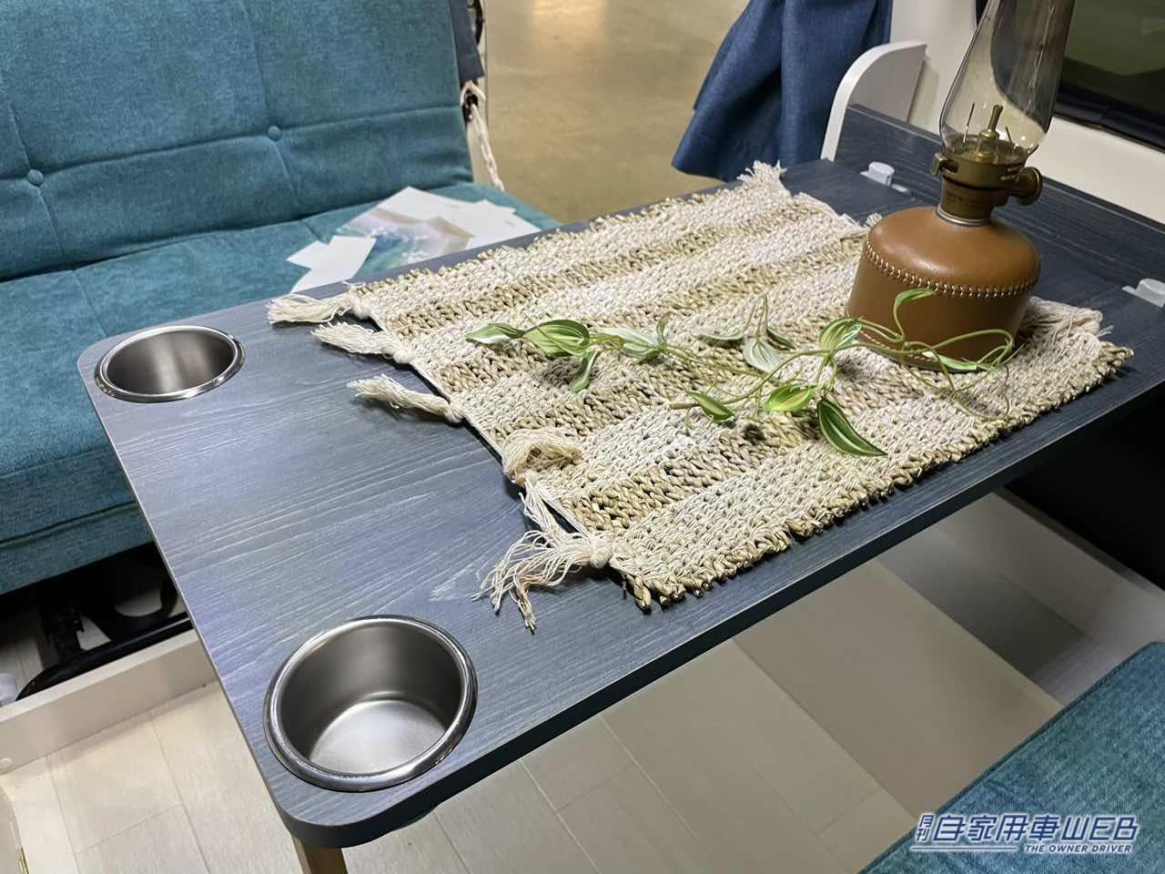 |爽やかなビーチが似合う車内が個性的! ボディカラーもオシャレなトヨタ タウンエースがベースのキャンパー