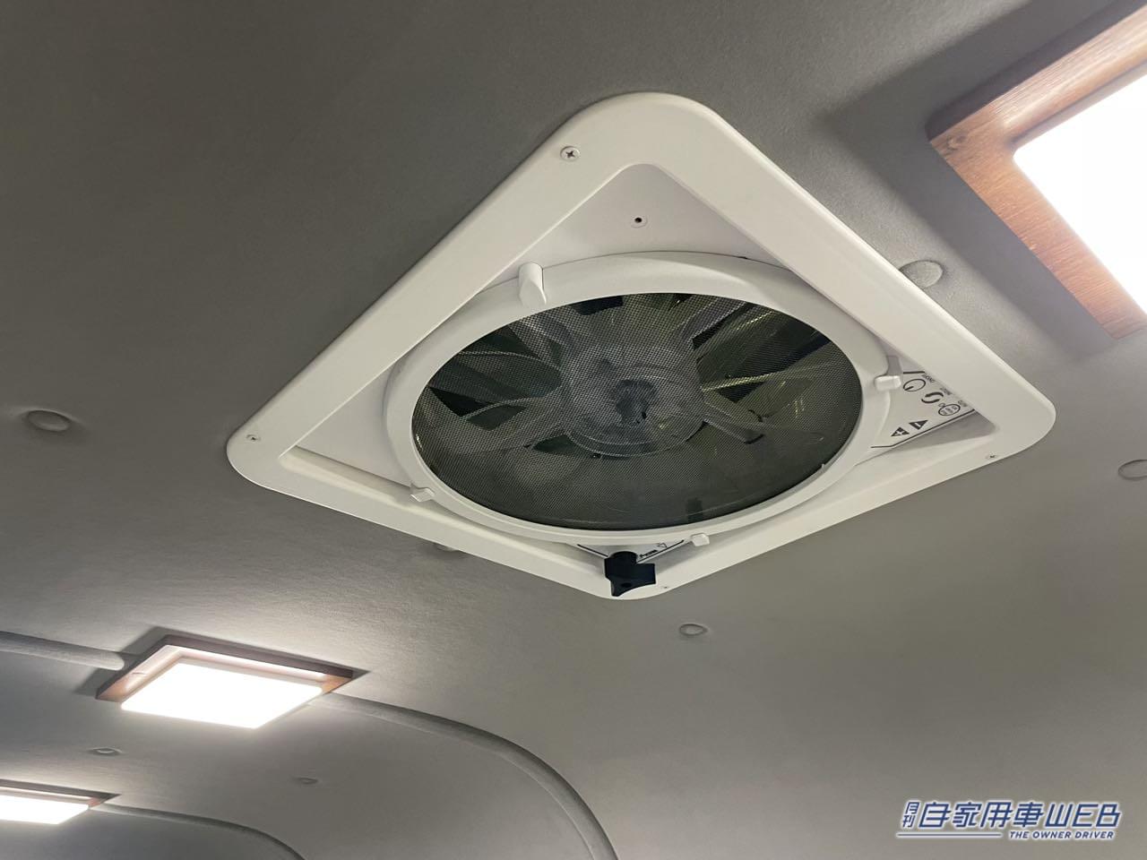 |フルフラットでも各種装備がバッチリ使える! トヨタ ハイエースがベースのキャンパー