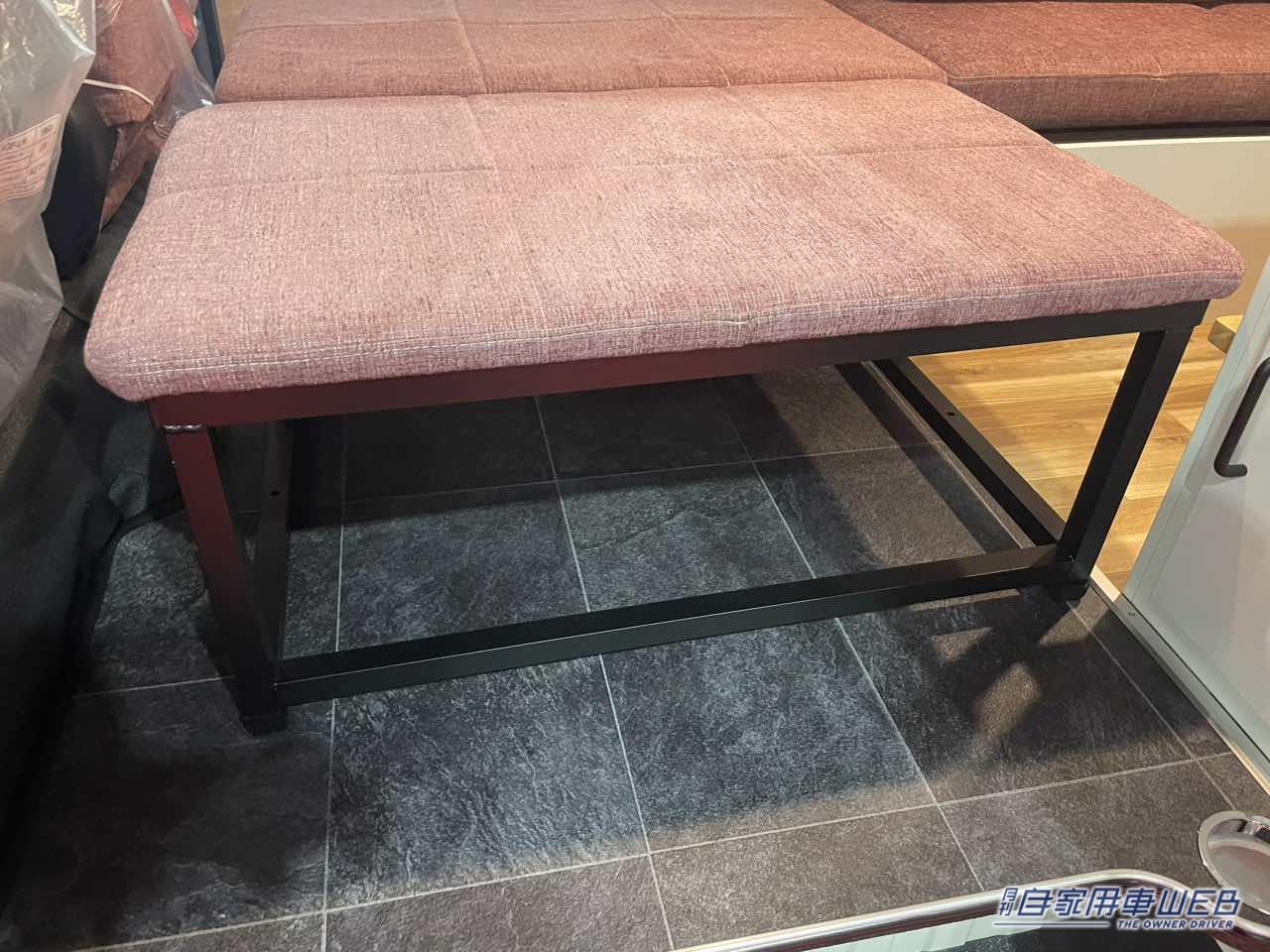 |暖色系のシートとシンプルな装備がちょうどいい! ダイハツ グランマックスがベースのキャンパー