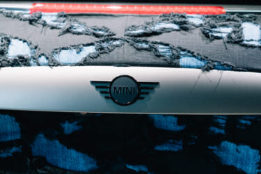 デニムで制作されたMINI???全貌写真が初公開