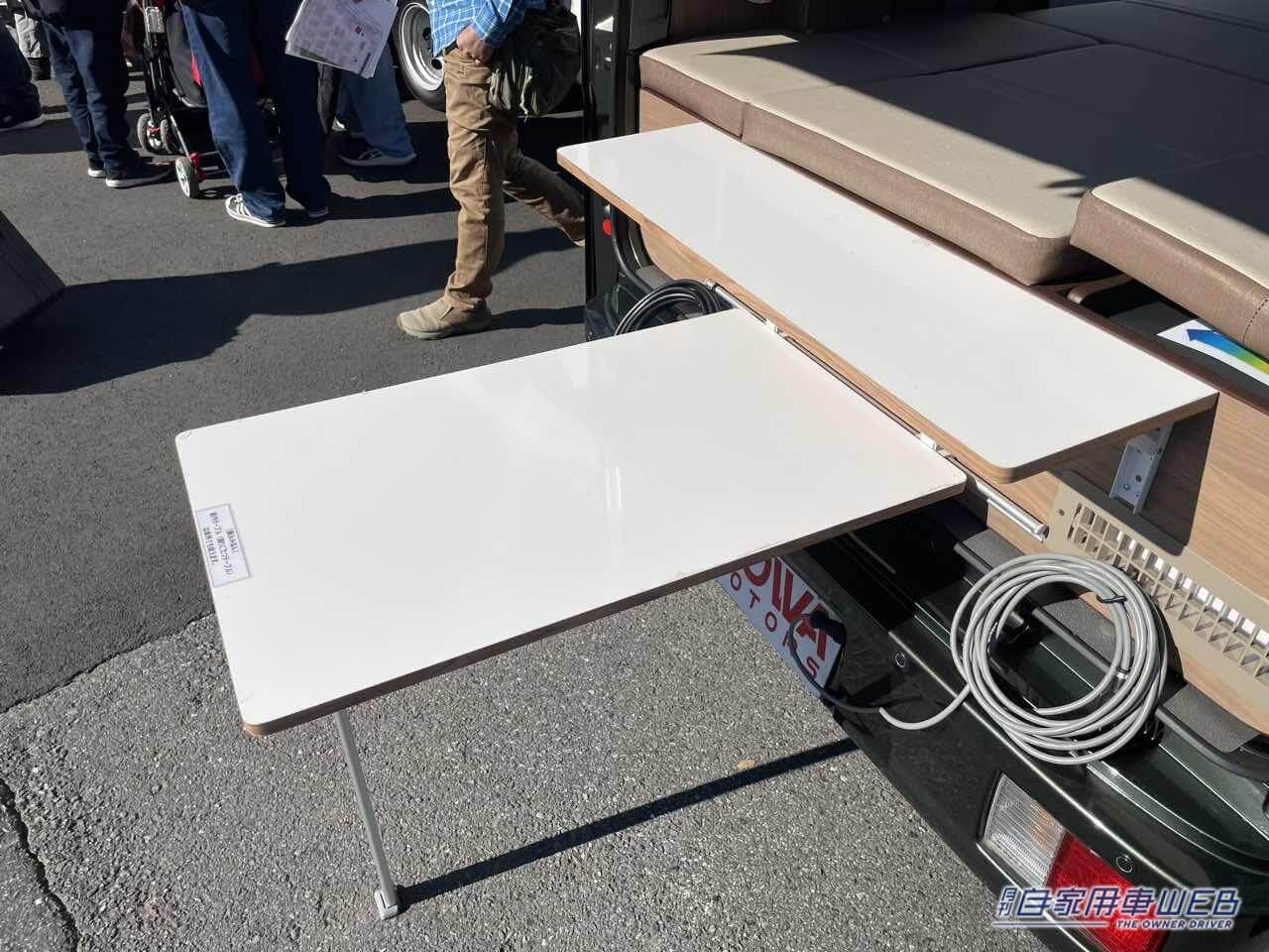 |広いフラットスペースとスライド式のテーブルが便利! スズキ エブリイがベースの軽キャンパー