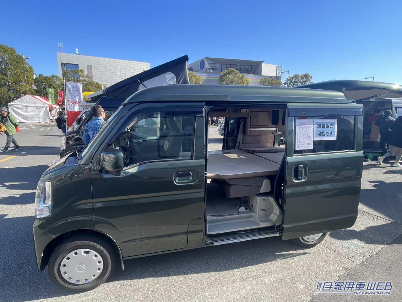 |広いフラットスペースとスライド式のテーブルが便利! スズキ エブリイがベースの軽キャンパー