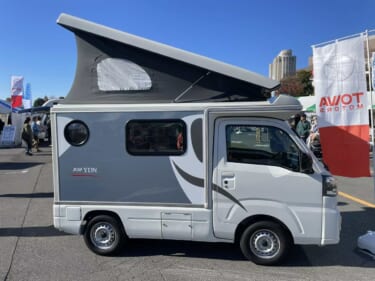 天井の高い車内は快適ボックスシート! ダイハツ ハイゼットトラックがベースの軽キャンパー