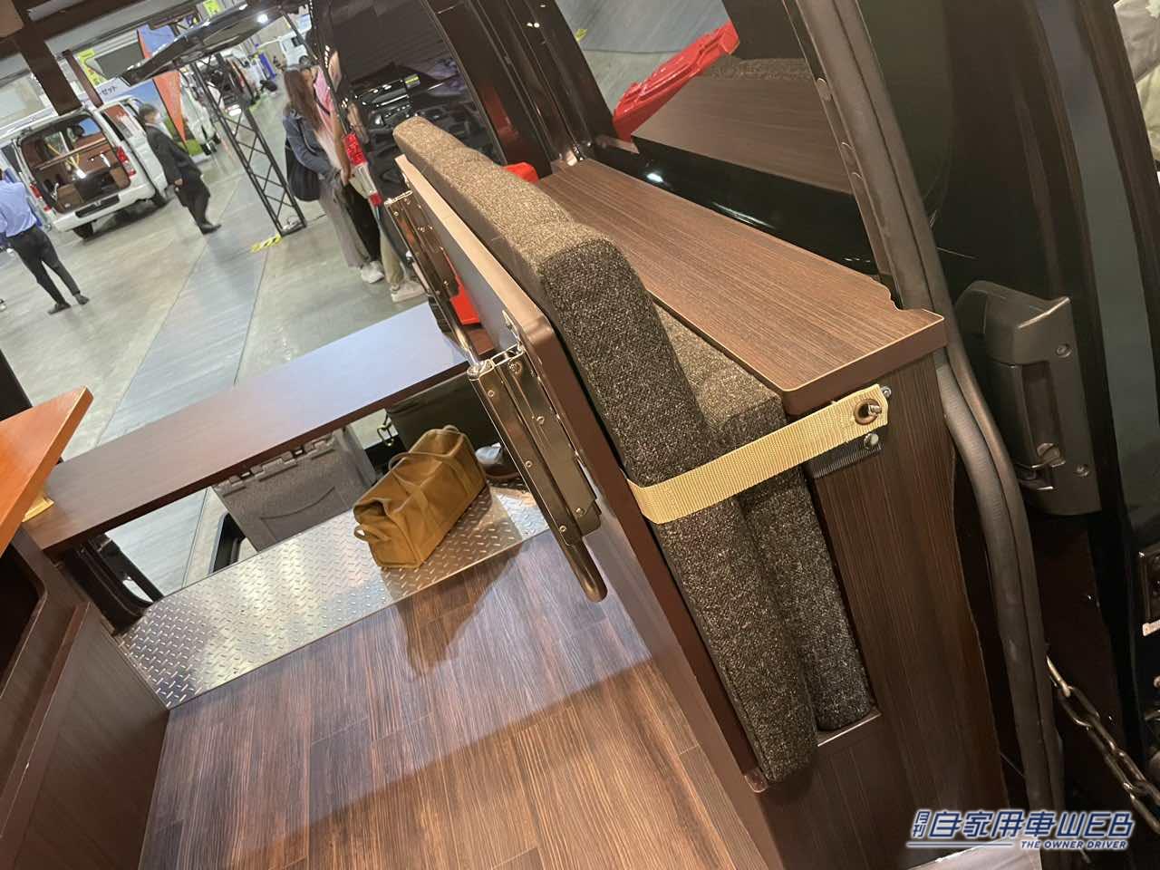 |ガレージのような雰囲気が超カッコいい! トヨタ ハイエースがベースのキャンパー