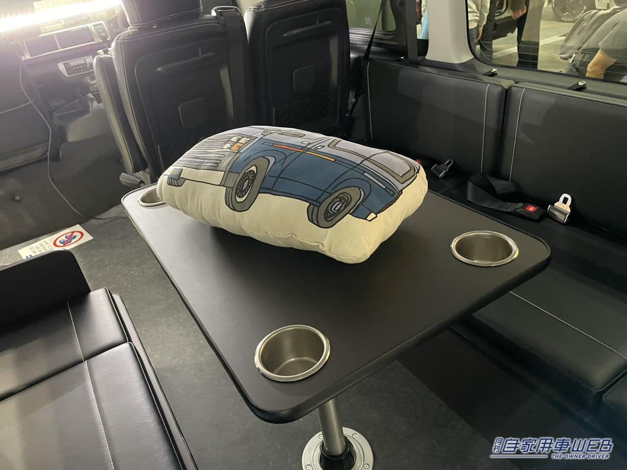 |レトロな見た目にスタイリッシュな車内が魅力! トヨタ ハイエースがベースのキャンパー