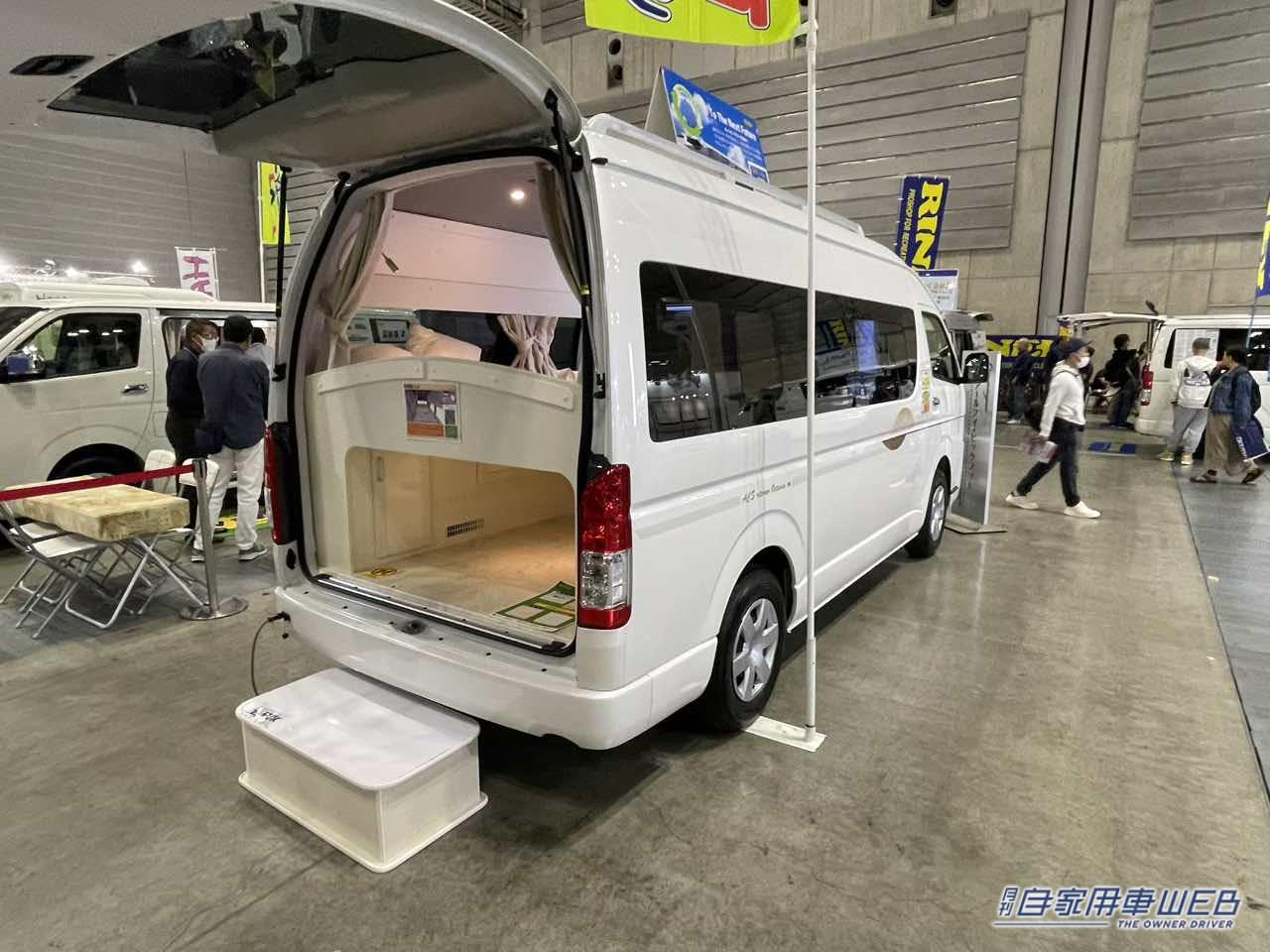 |「おい、嘘だろ…」「ハイエースがここまで?」もはや住宅レベル。キッチン・エアコン・冷蔵庫…なんでも付いてて暮らせるぞ!