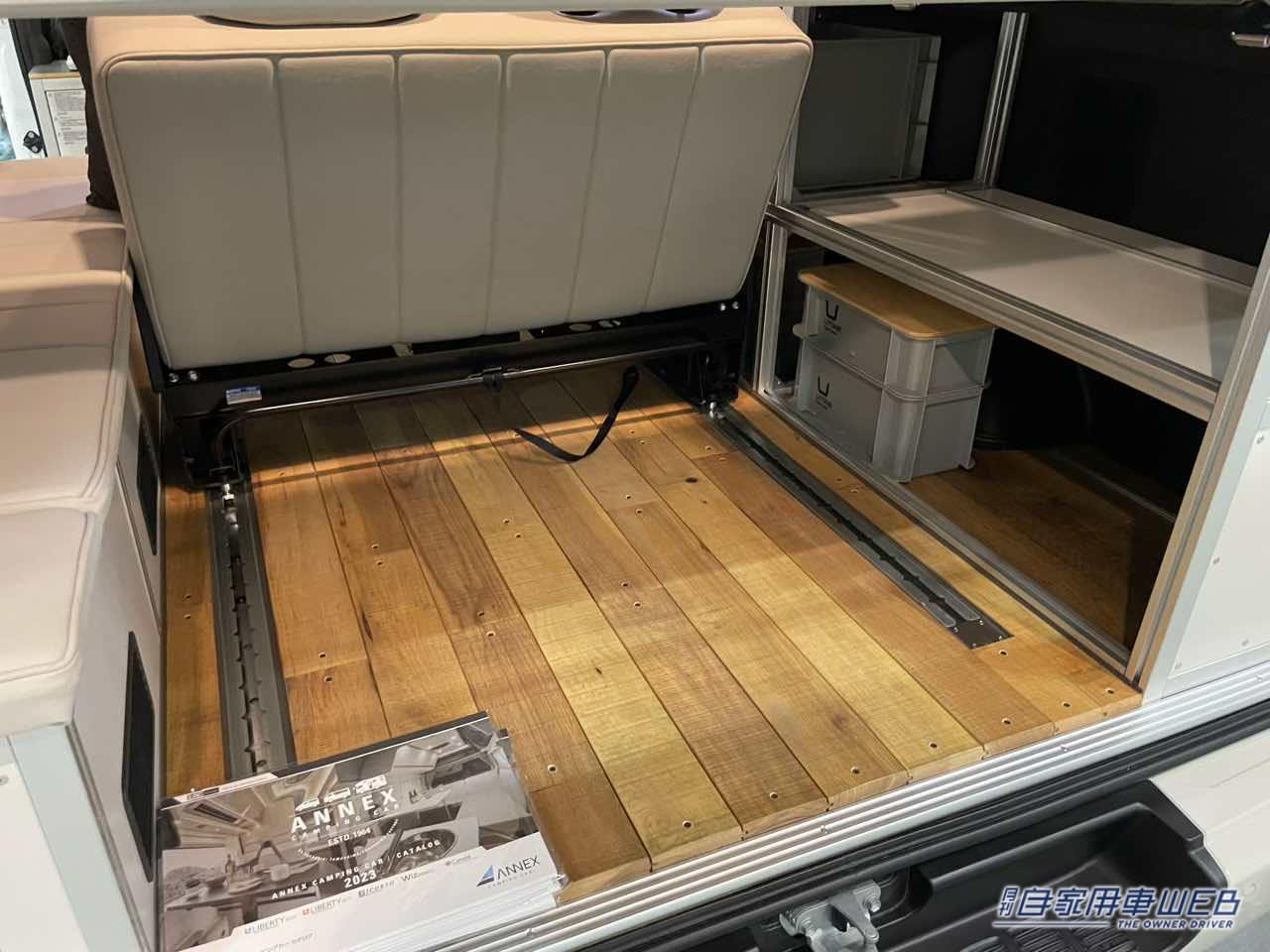 |便利なボックスシートと板張りのフロアが個性的! トヨタ ハイエースがベースのキャンパー