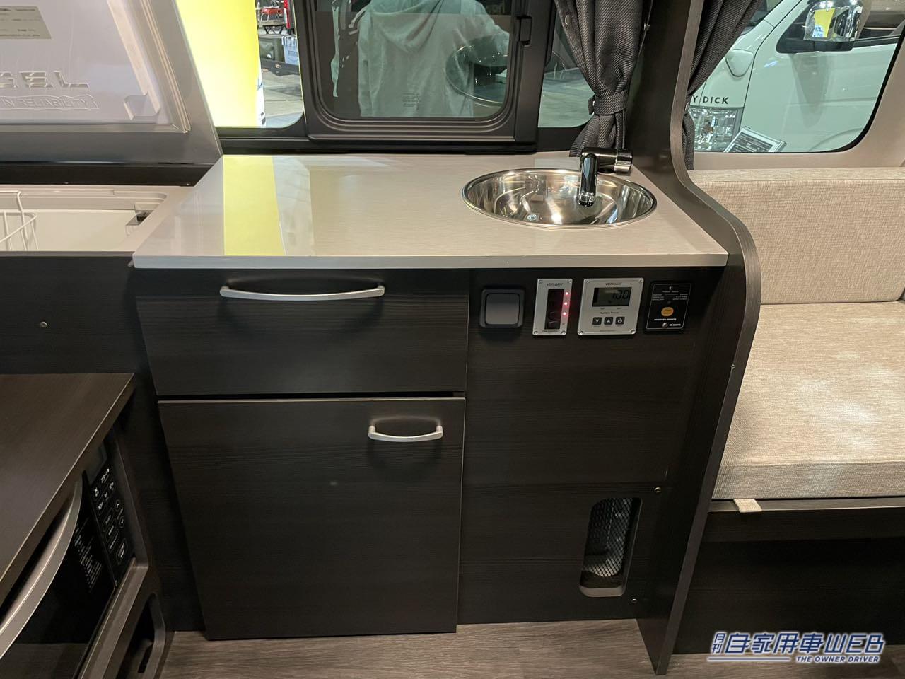 |広ーいボックスシートの快適空間! トヨタ ハイエースがベースのキャンパー