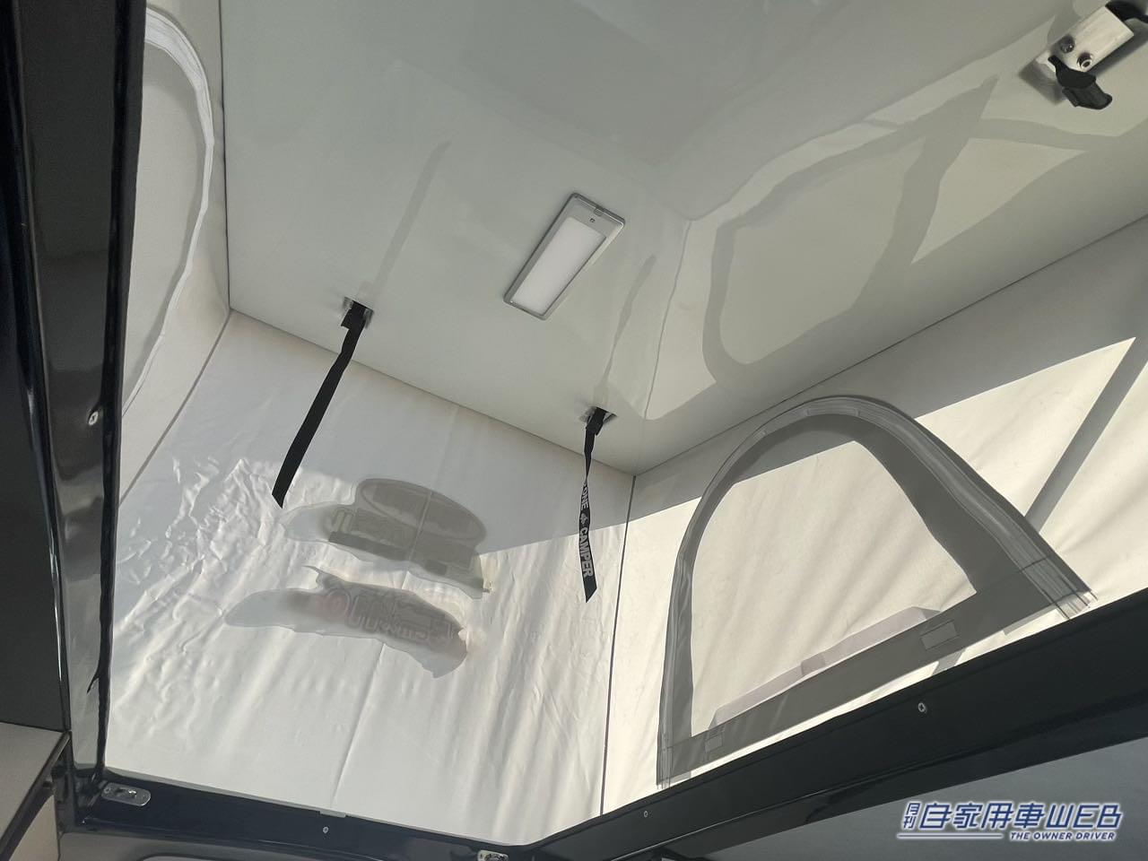 |コンパクトながら3人分のシートと就寝スペースも確保できる! ダイハツ アトレーがベースの軽キャンパー