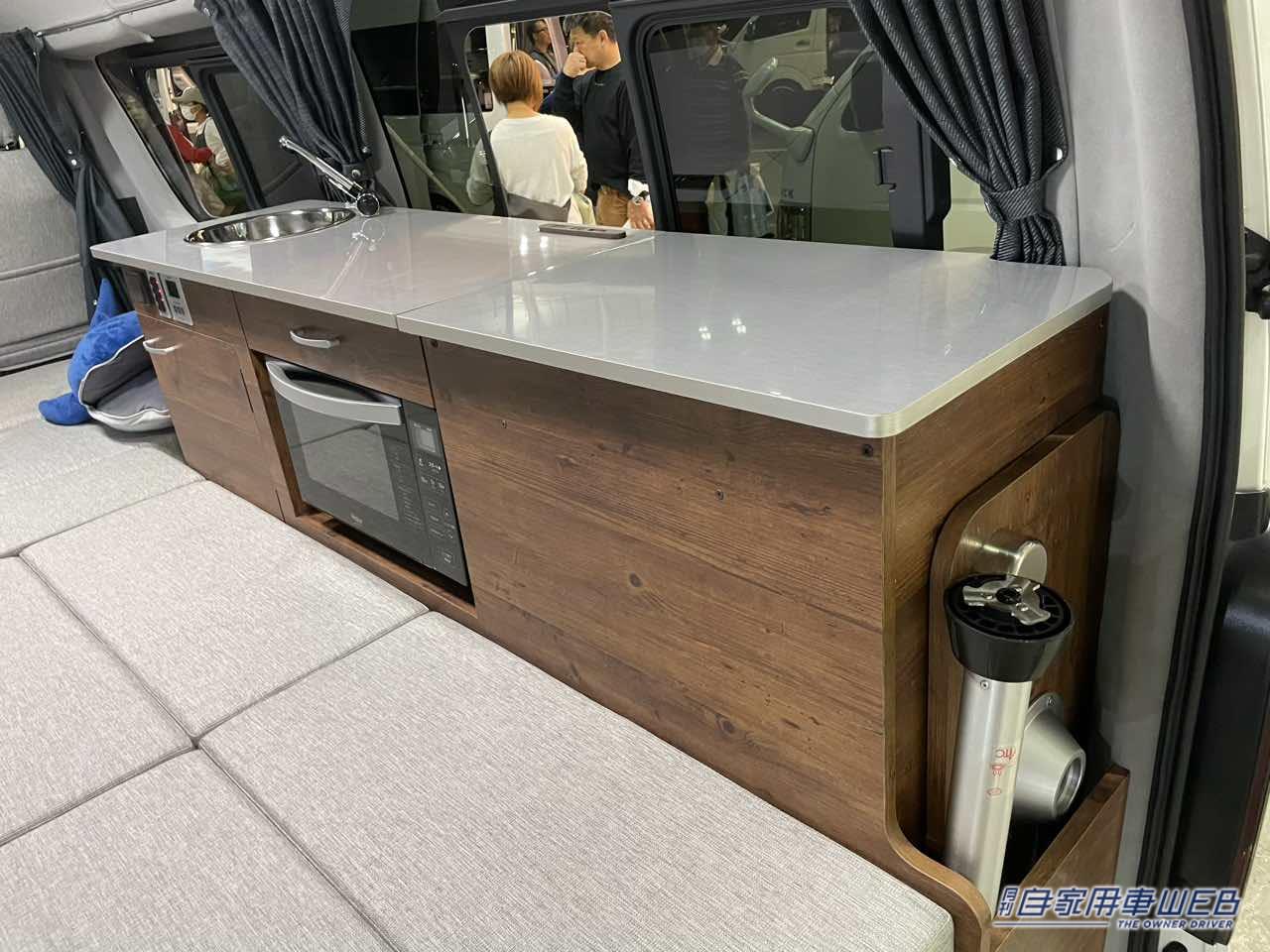 |フルフラットでも超便利! 快適すぎる車内が魅力のトヨタ ハイエースがベースのキャンパー