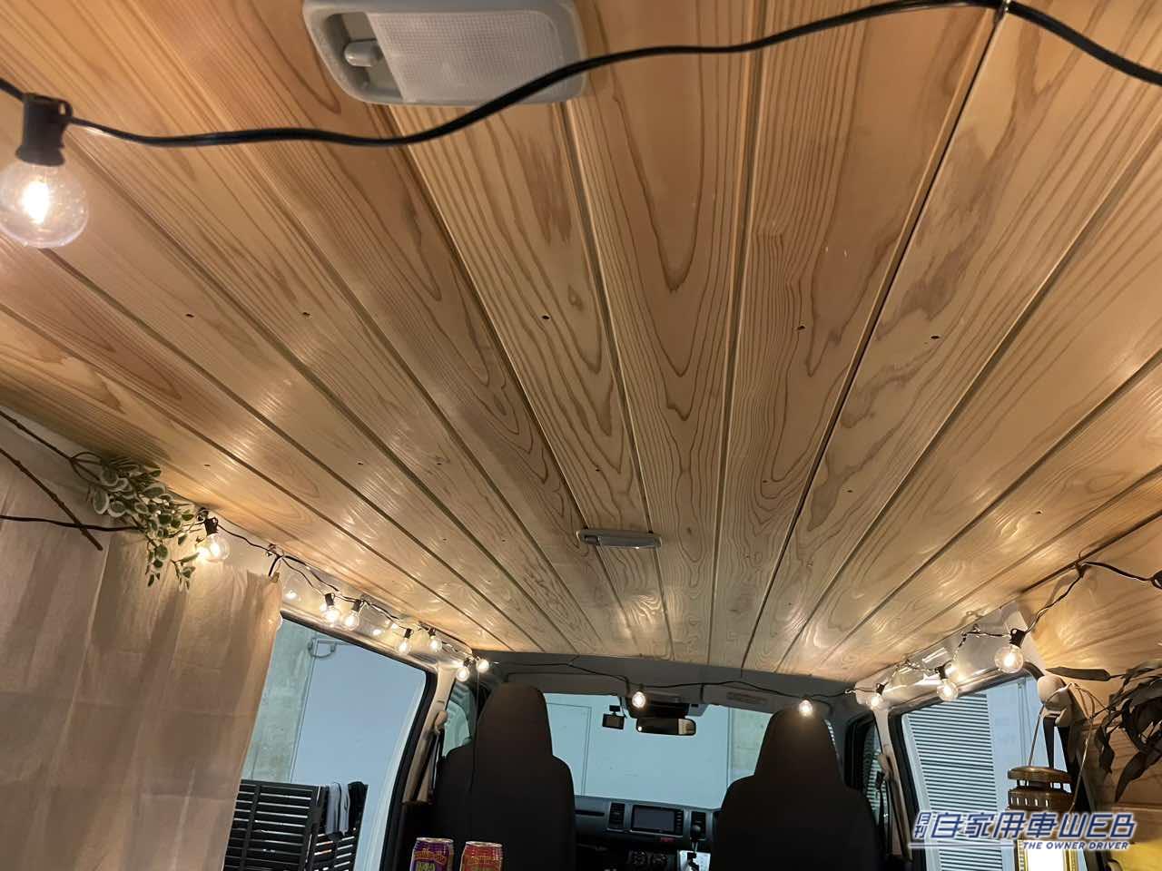 |木材を使った車内は雰囲気抜群! トヨタ ハイエースがベースのキャンパー