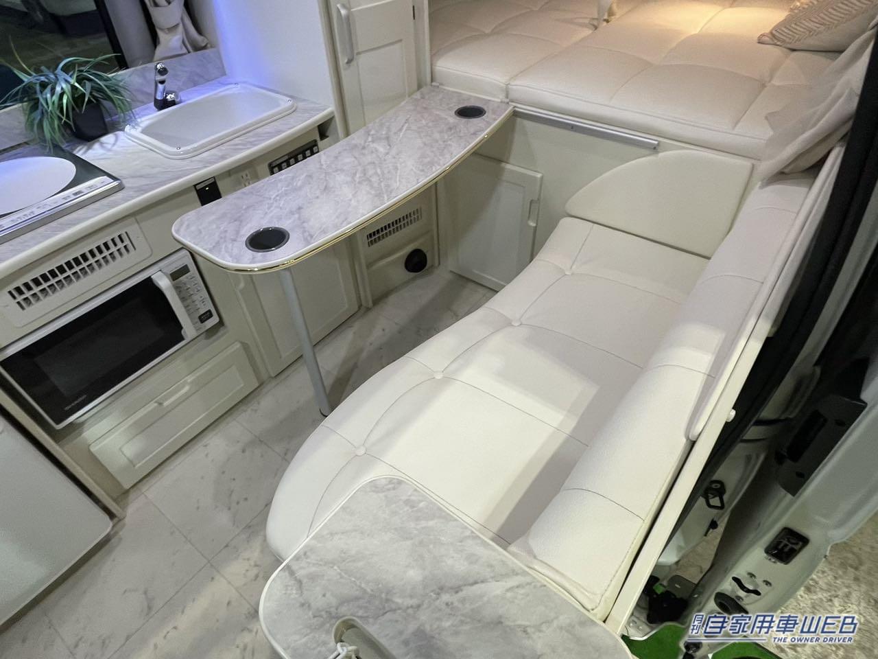 |「おい、嘘だろ…」「ハイエースがここまで?」もはや住宅レベル。キッチン・エアコン・冷蔵庫…なんでも付いてて暮らせるぞ!