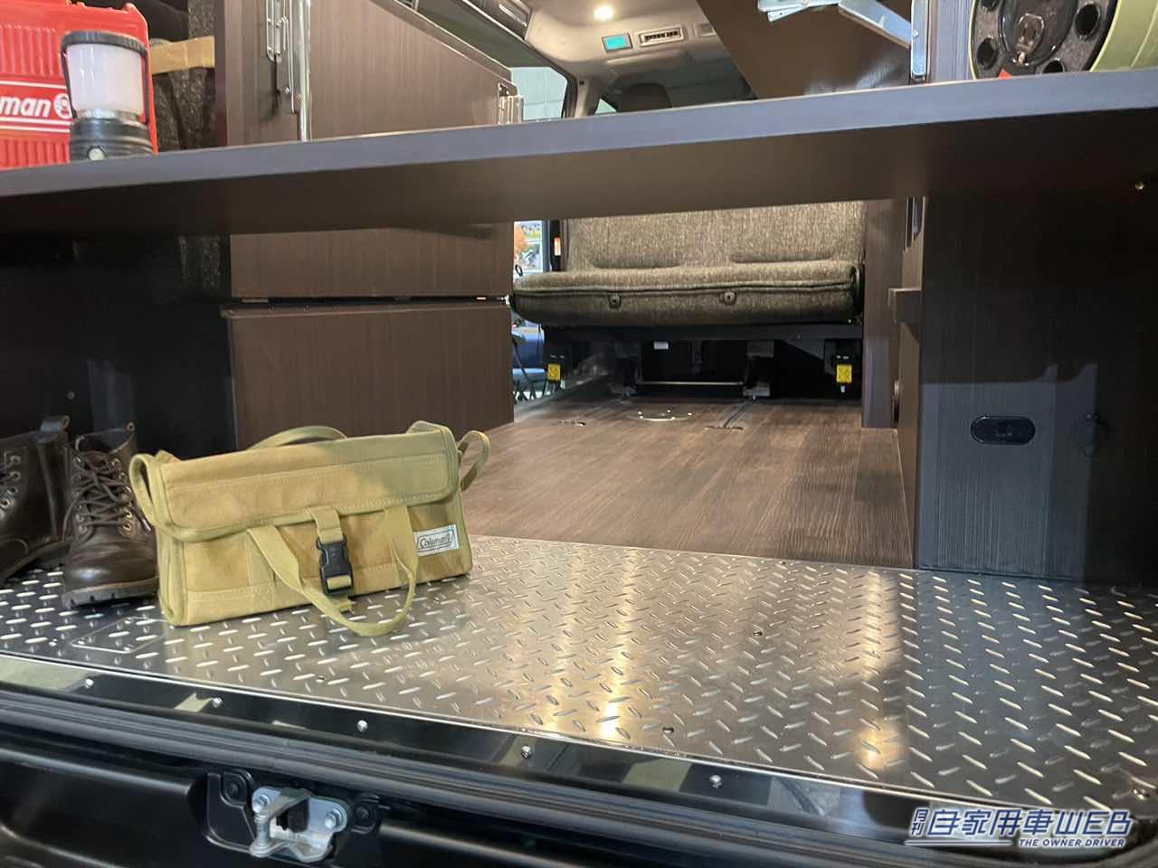 |ガレージのような雰囲気が超カッコいい! トヨタ ハイエースがベースのキャンパー