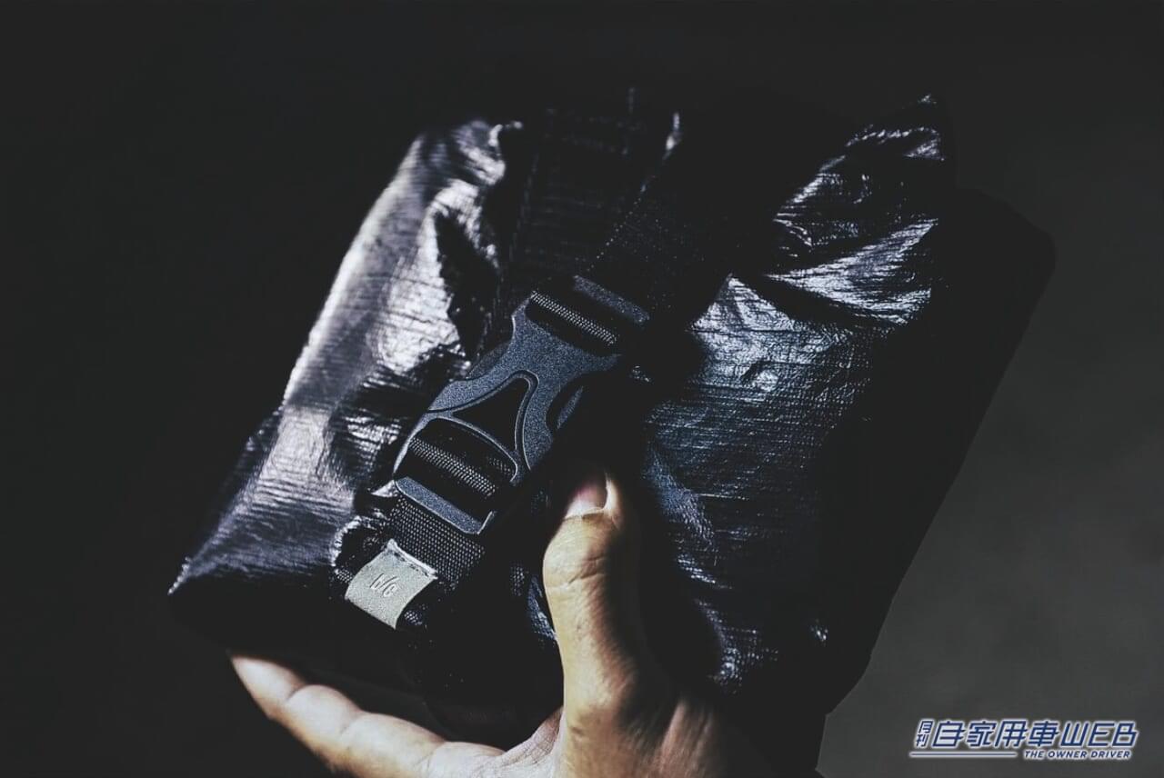 |防水バッグに革命が! 柔らかくてコンパクトなのに中身が濡れない b/c「KAVA TY」【車に積みたいアウトドアアイテム】