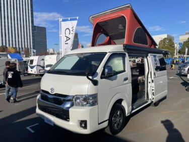 フラットスペースを最大限に活用したトヨタ ハイエースがベースのキャンパー