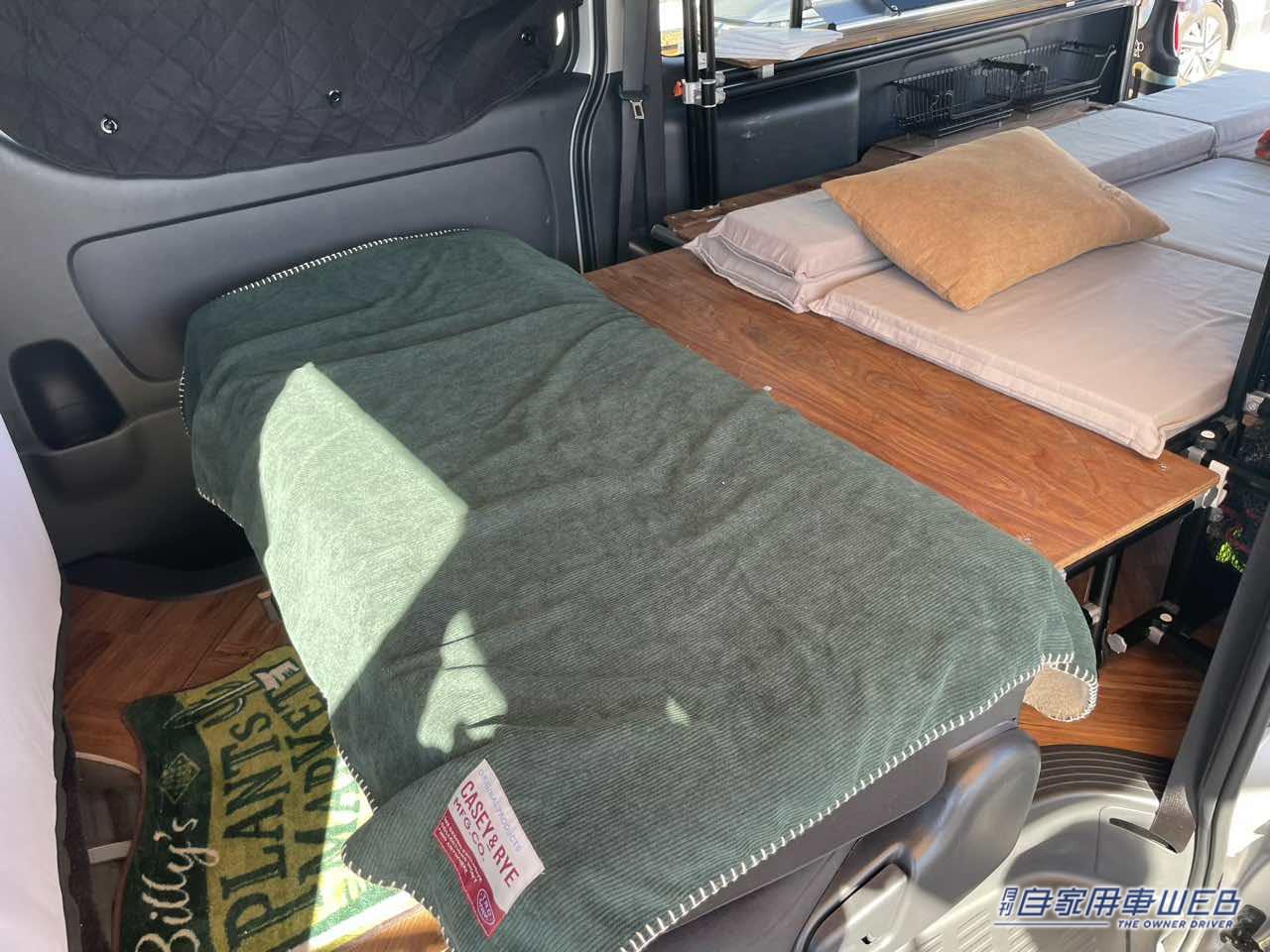 |キャンピングカーのカスタムに超便利! 自在にレイアウトできるアルミフレームを採用したトヨタ ハイエースがベースのキャンパー