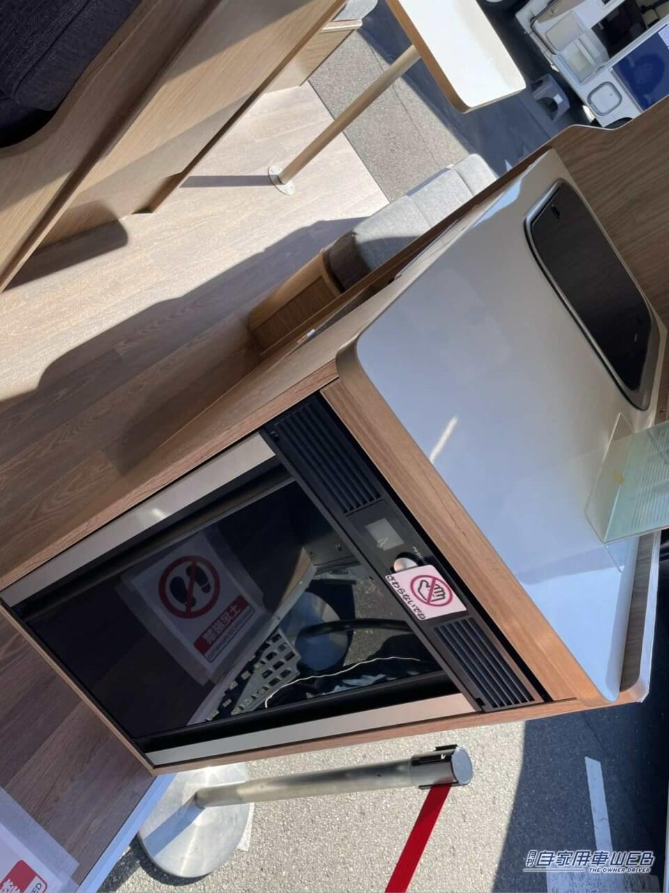 |「回転シート良いよね」快適すぎて、もはや家。家庭用エアコン・キッチン・電動ベッド付き。住みたくなるキャンピングカー。