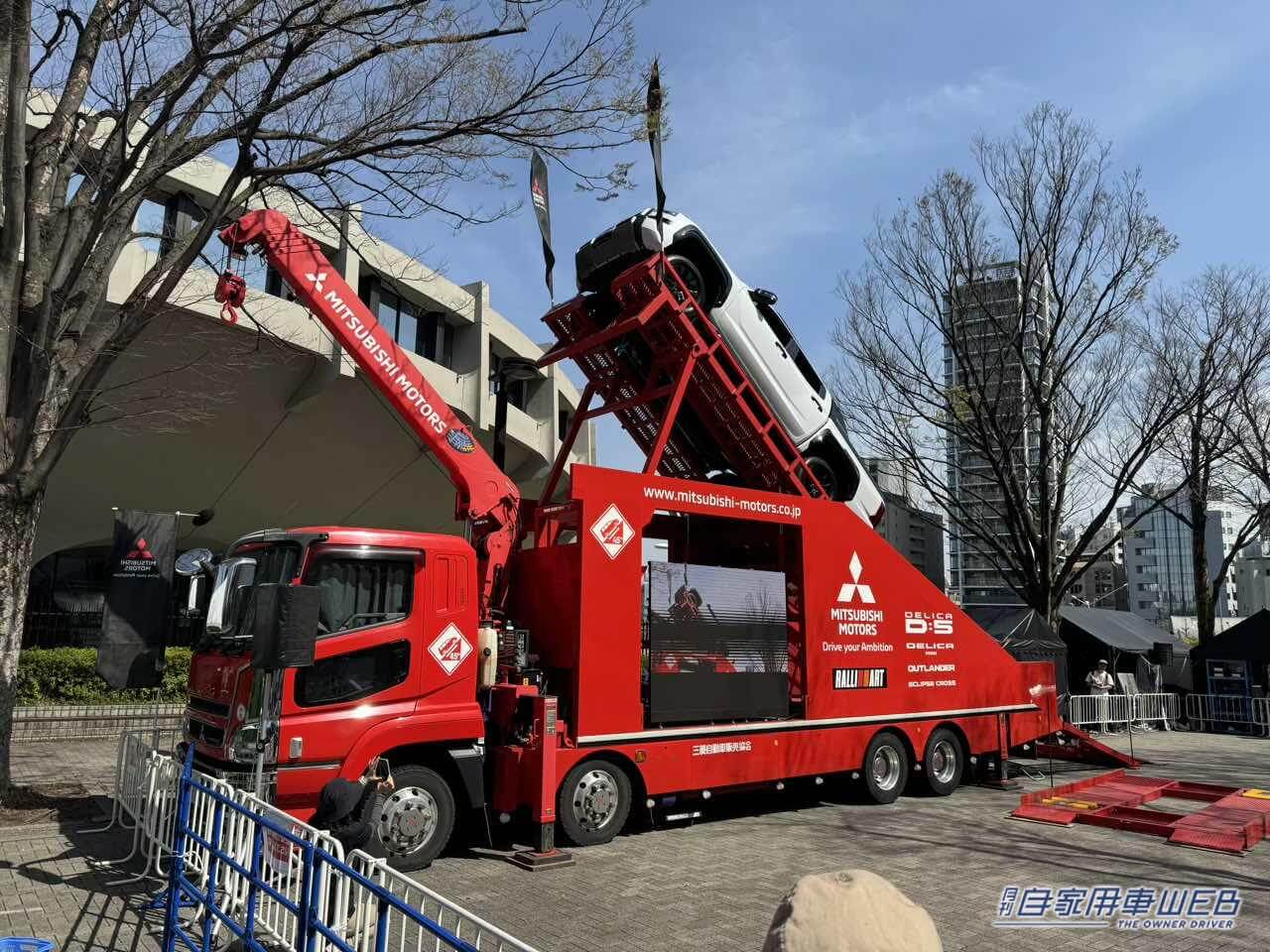 |新型トライトンもこんな体勢に! 大注目だった三菱ブース【アウトドアデイジャパン東京】