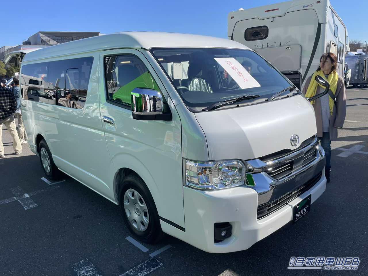 |大きなコの字型シートからフルフラットへの変更もできる! トヨタ ハイエースがベースのキャンパー